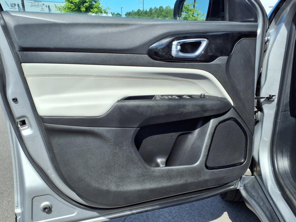 used 2023 Jeep Compass car, priced at $22,999