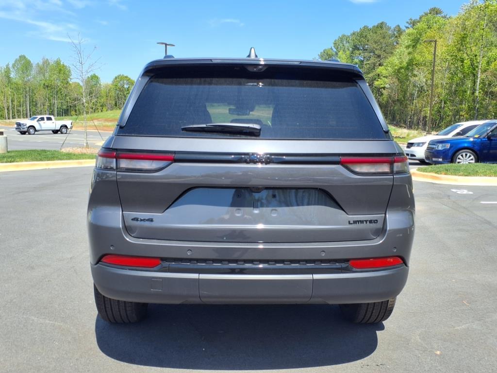 new 2025 Jeep Grand Cherokee car, priced at $46,905