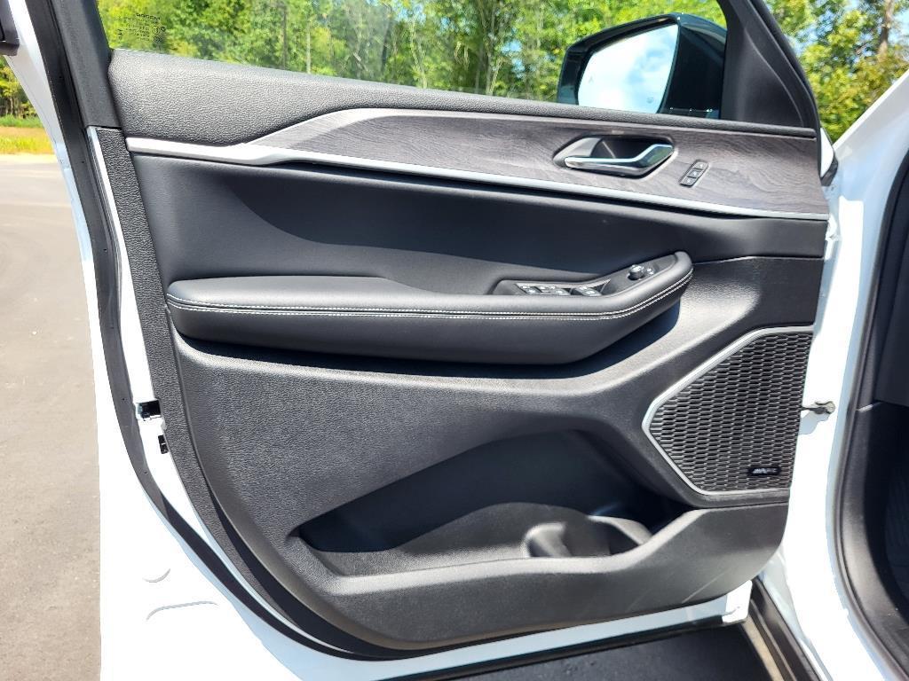 new 2024 Jeep Grand Cherokee 4xe car, priced at $57,160