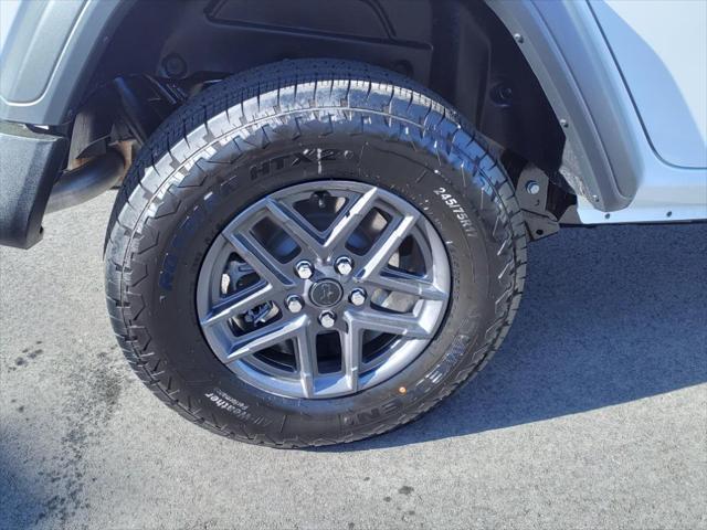 new 2025 Jeep Wrangler car, priced at $46,080