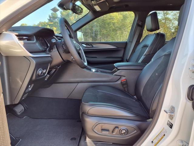 new 2024 Jeep Grand Cherokee L car, priced at $50,580