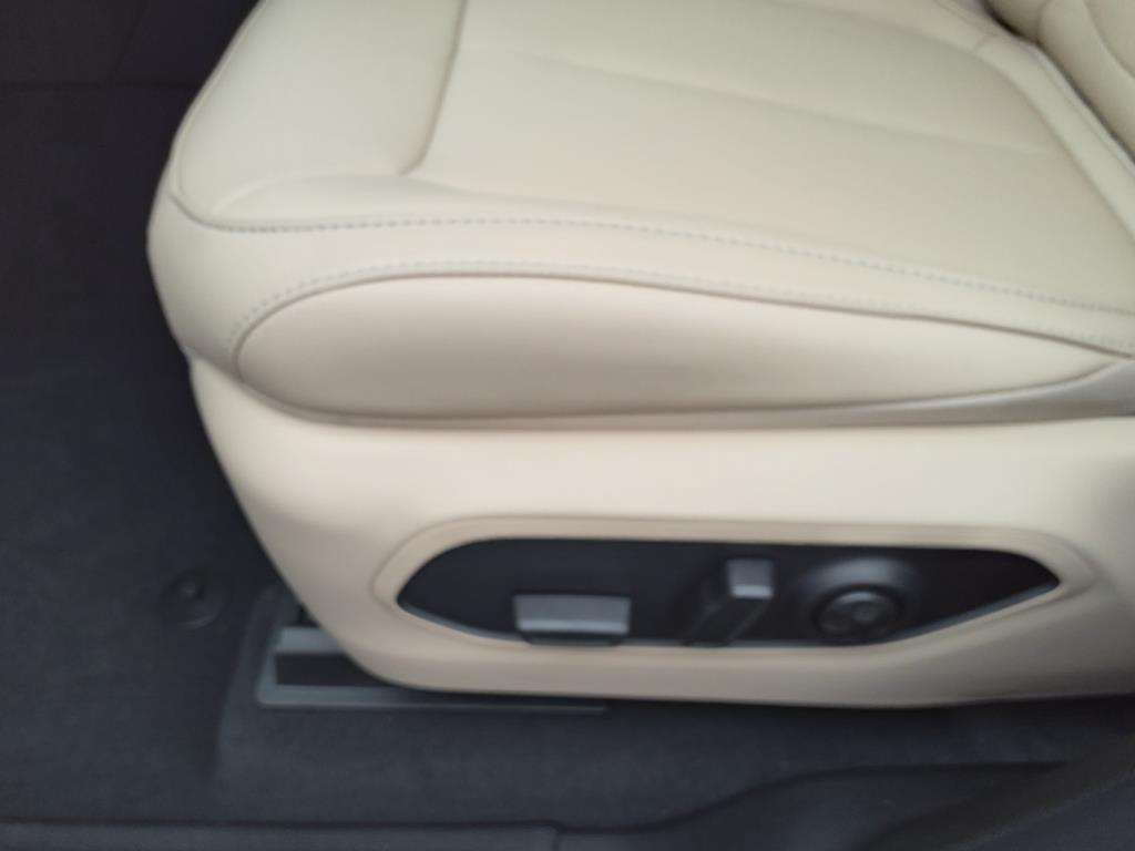 used 2025 Jeep Grand Cherokee L car, priced at $43,300
