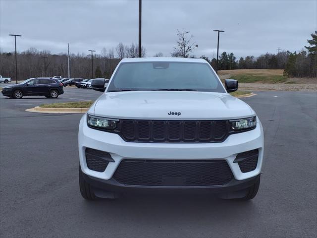 new 2025 Jeep Grand Cherokee car, priced at $40,004