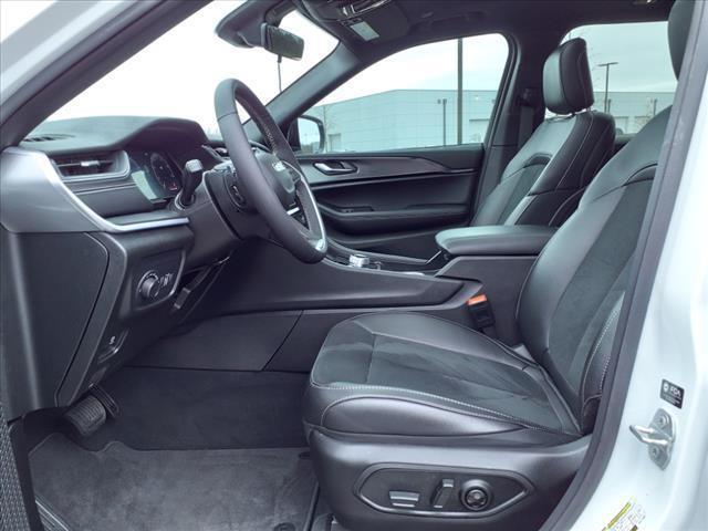 new 2025 Jeep Grand Cherokee car, priced at $45,386