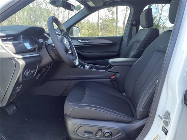 new 2025 Jeep Grand Cherokee L car, priced at $38,830