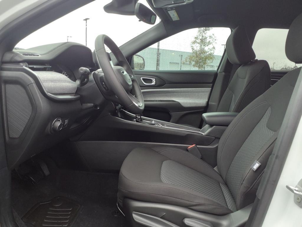 new 2025 Jeep Compass car, priced at $26,586