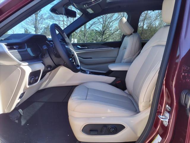 new 2025 Jeep Grand Cherokee car, priced at $49,283