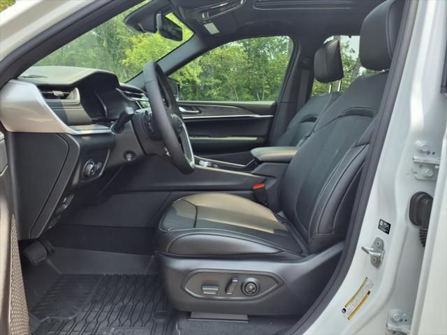 new 2025 Jeep Grand Cherokee car, priced at $50,537