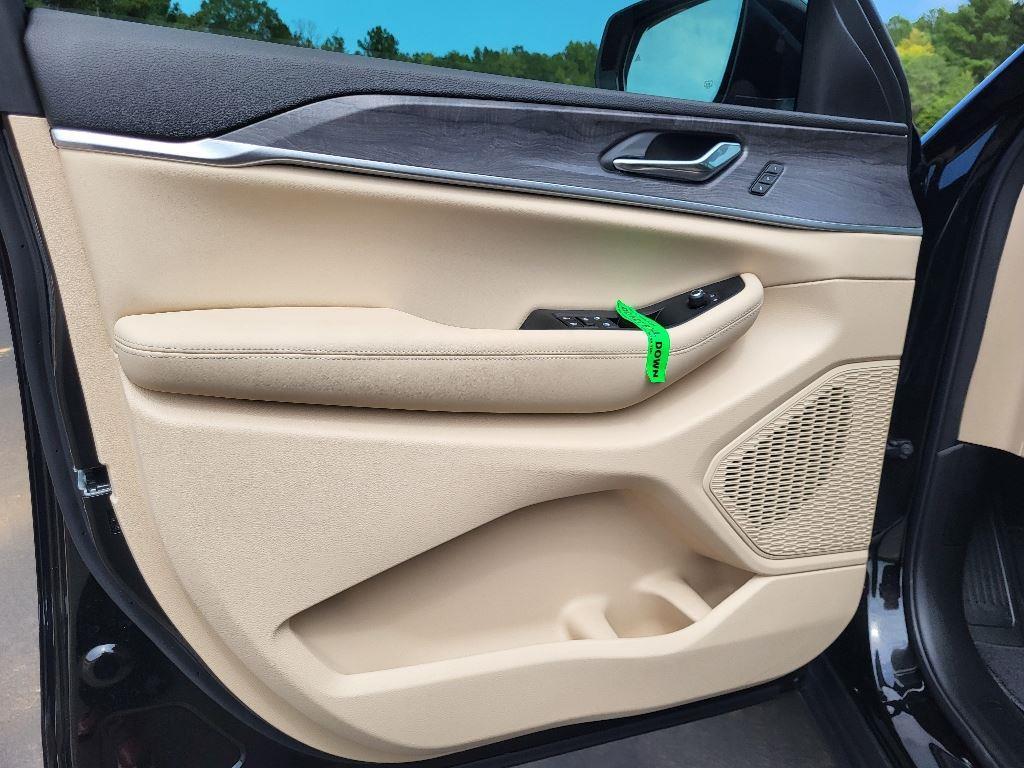 new 2024 Jeep Grand Cherokee L car, priced at $59,865