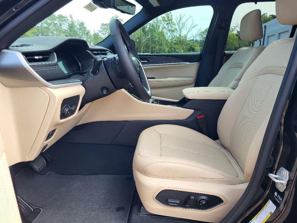 new 2024 Jeep Grand Cherokee L car, priced at $59,865