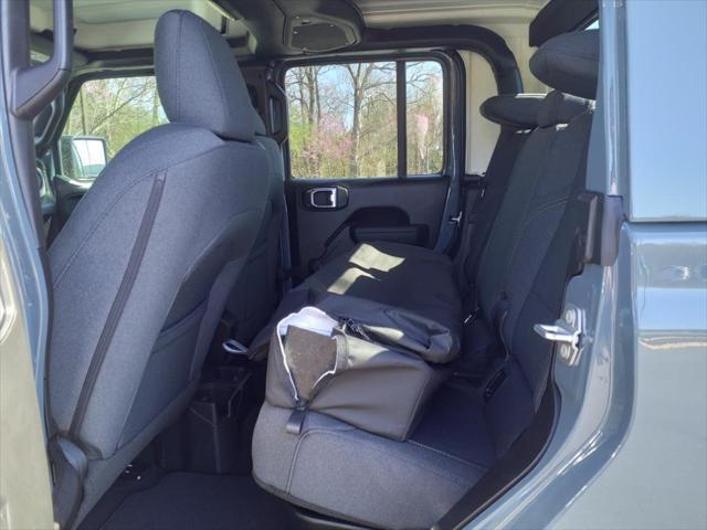 new 2025 Jeep Gladiator car, priced at $41,086