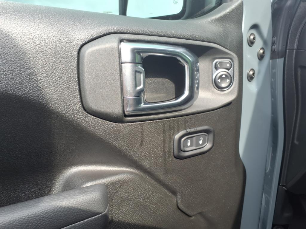 new 2025 Jeep Wrangler car, priced at $53,375