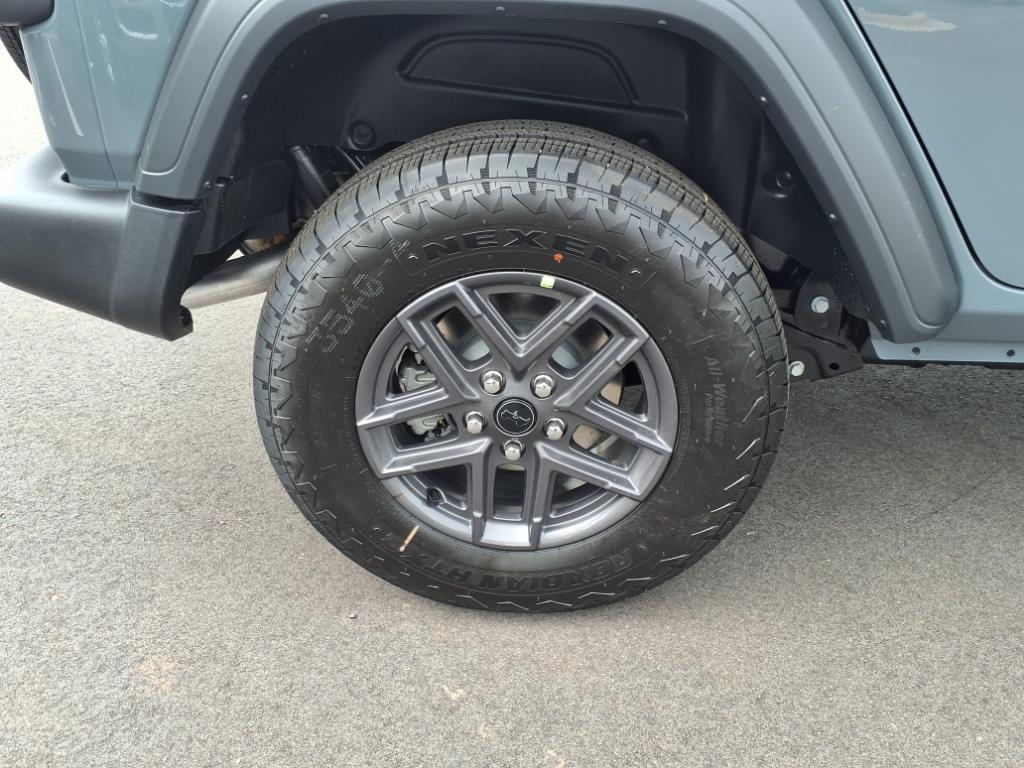 new 2025 Jeep Wrangler car, priced at $53,375