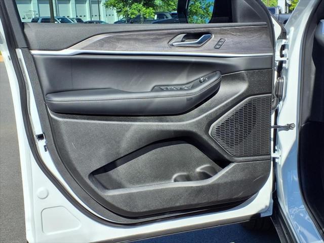 new 2025 Jeep Grand Cherokee L car, priced at $48,667