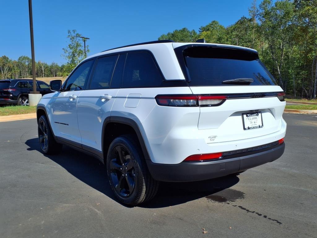 new 2024 Jeep Grand Cherokee car, priced at $46,580