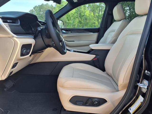 new 2025 Jeep Grand Cherokee car, priced at $49,183