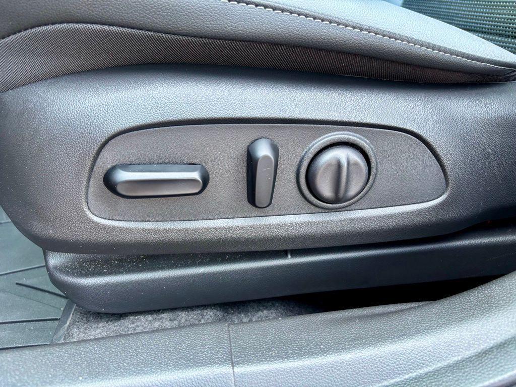 used 2024 Buick Envista car, priced at $22,368