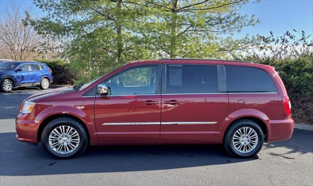 used 2014 Chrysler Town & Country car, priced at $11,471