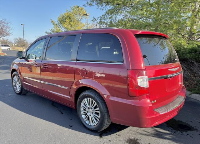 used 2014 Chrysler Town & Country car, priced at $11,471