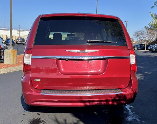 used 2014 Chrysler Town & Country car, priced at $11,471