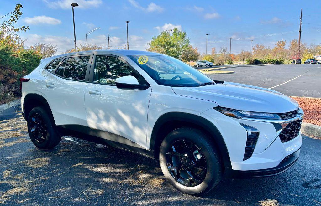 used 2024 Chevrolet Trax car, priced at $20,183