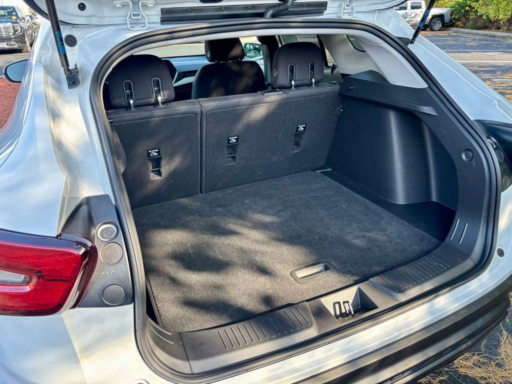 used 2024 Chevrolet Trax car, priced at $20,183