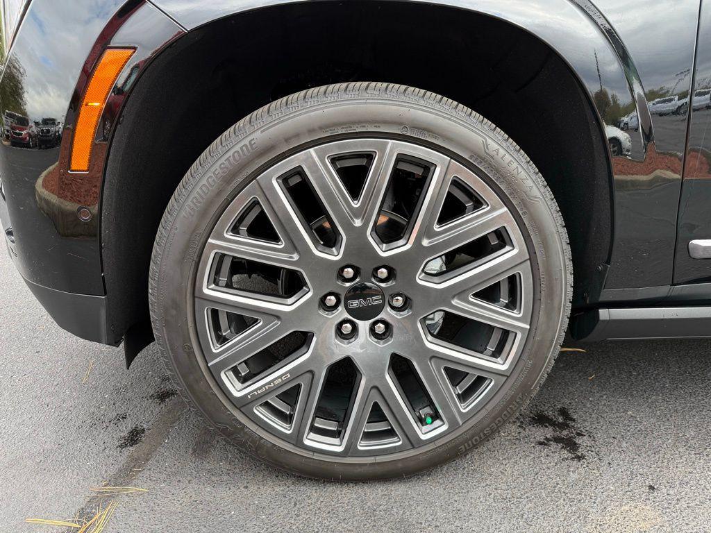 new 2025 GMC Yukon XL car, priced at $101,499