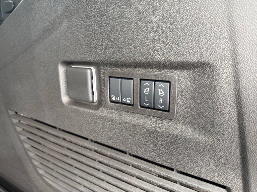 new 2025 GMC Yukon XL car, priced at $101,499