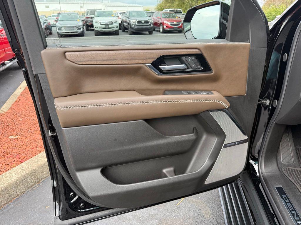 new 2025 GMC Yukon XL car, priced at $101,499