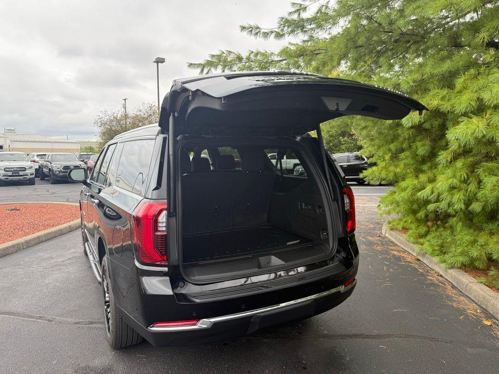 new 2025 GMC Yukon XL car, priced at $73,729
