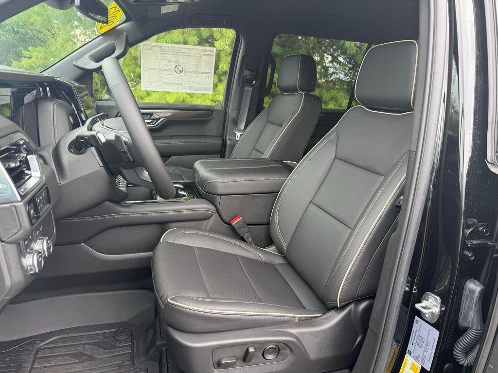 new 2025 GMC Yukon XL car, priced at $73,729