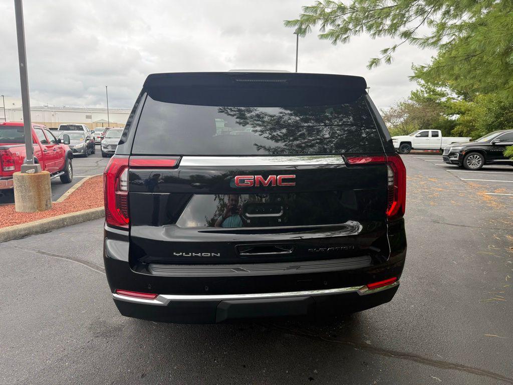 new 2025 GMC Yukon XL car, priced at $73,729