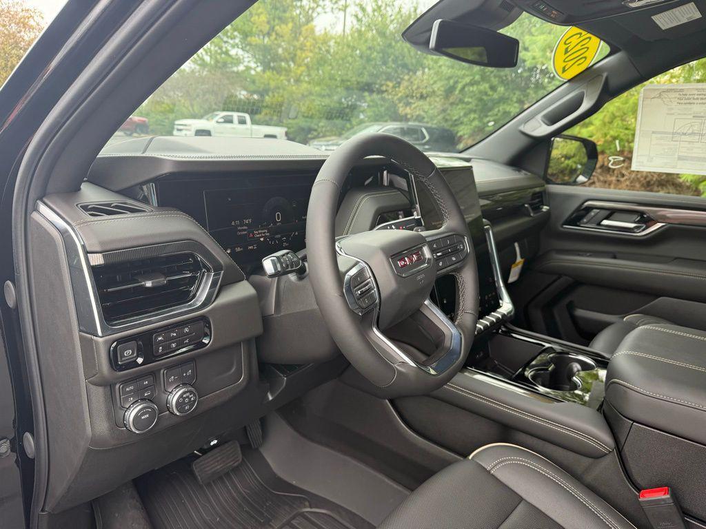 new 2025 GMC Yukon XL car, priced at $73,729