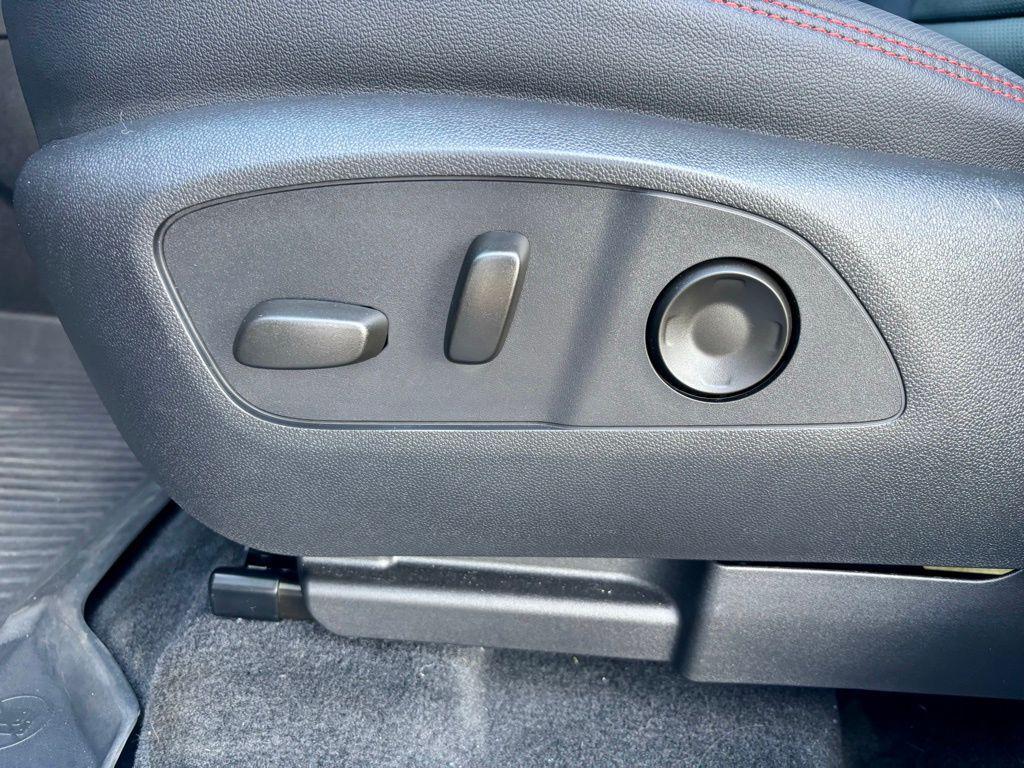 used 2024 Chevrolet Traverse car, priced at $44,725