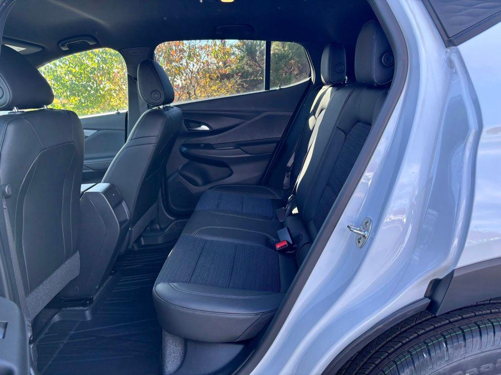 new 2025 Buick Envista car, priced at $24,420