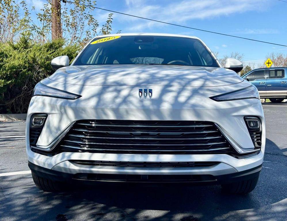 new 2025 Buick Envista car, priced at $24,420