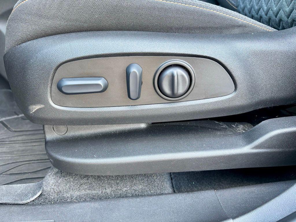 used 2023 Chevrolet Equinox car, priced at $20,378