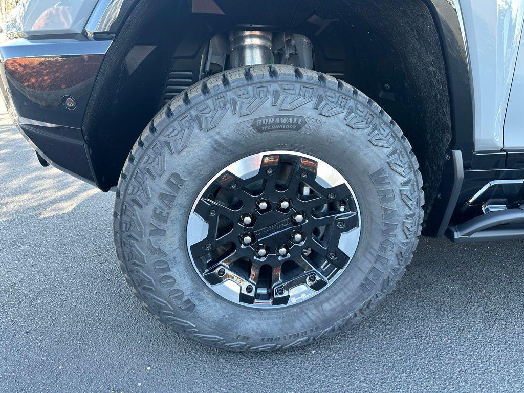 new 2025 GMC HUMMER EV SUV car, priced at $104,324