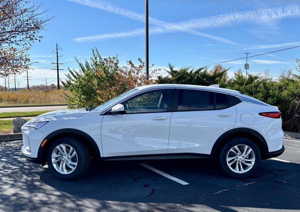 new 2025 Buick Envista car, priced at $24,380