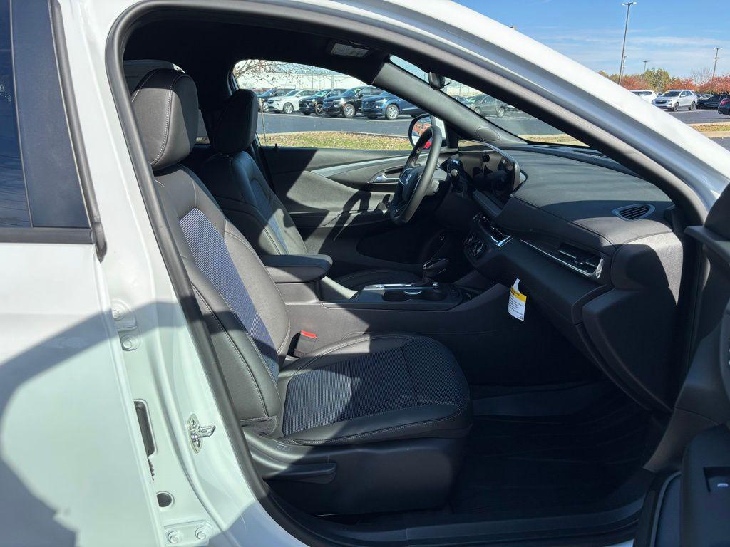 new 2026 Buick Envista car, priced at $27,695