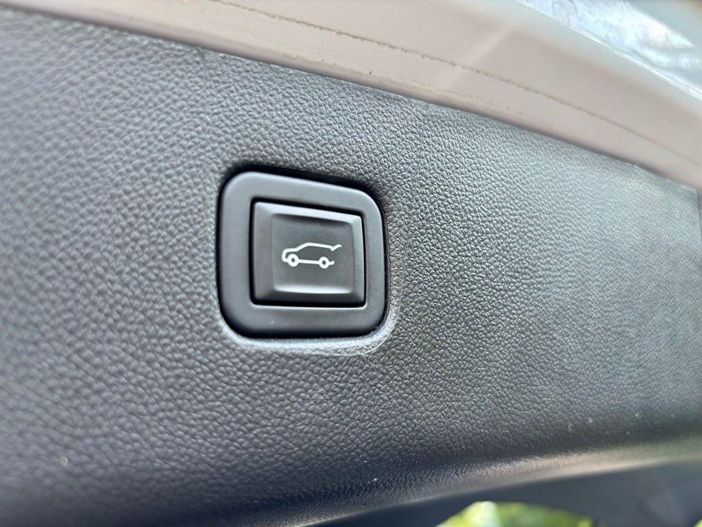 used 2022 Chevrolet Blazer car, priced at $23,102