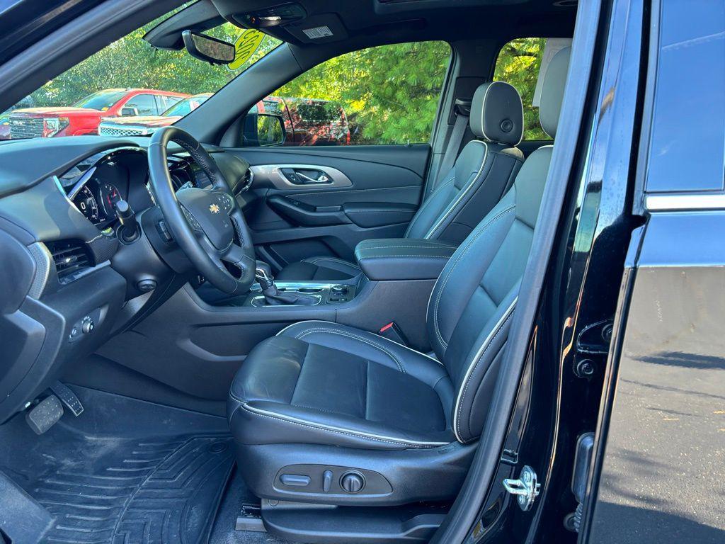 used 2023 Chevrolet Traverse car, priced at $35,754