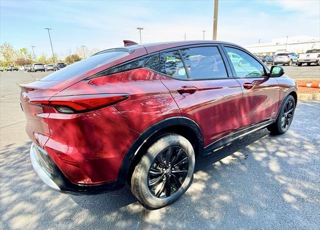 new 2025 Buick Envista car, priced at $29,970