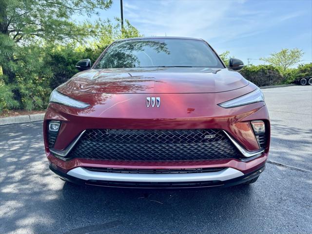new 2025 Buick Envista car, priced at $29,970