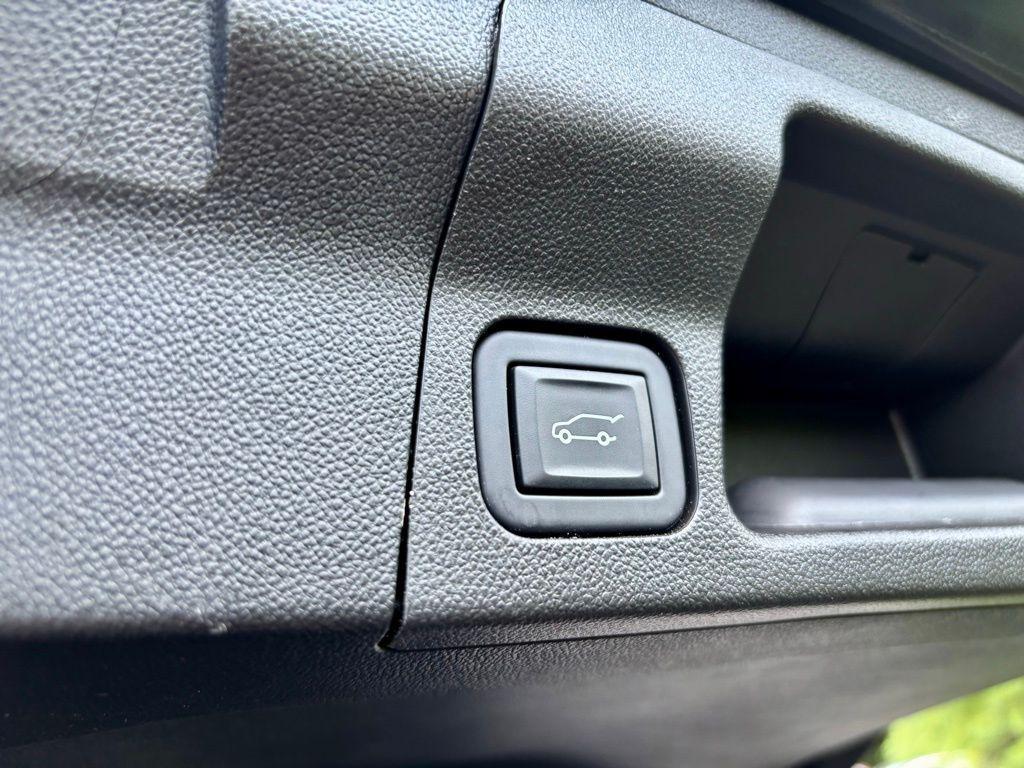 used 2023 GMC Acadia car, priced at $26,348