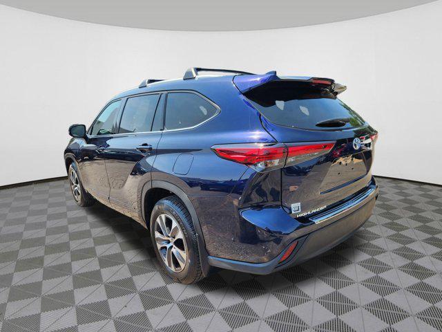 used 2022 Toyota Highlander car, priced at $35,388