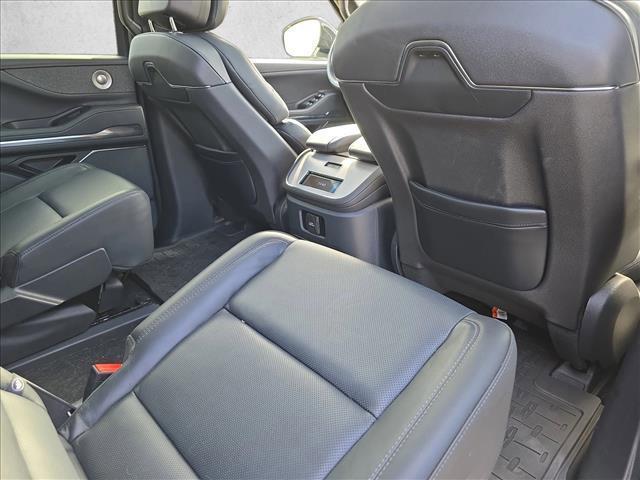 used 2025 Lincoln Navigator car, priced at $95,484