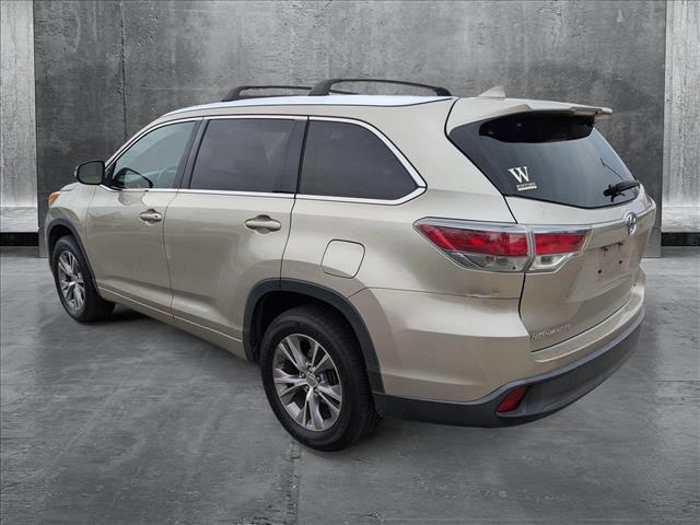 used 2015 Toyota Highlander car, priced at $18,484