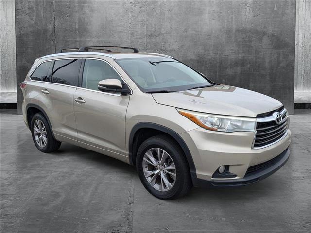 used 2015 Toyota Highlander car, priced at $18,484