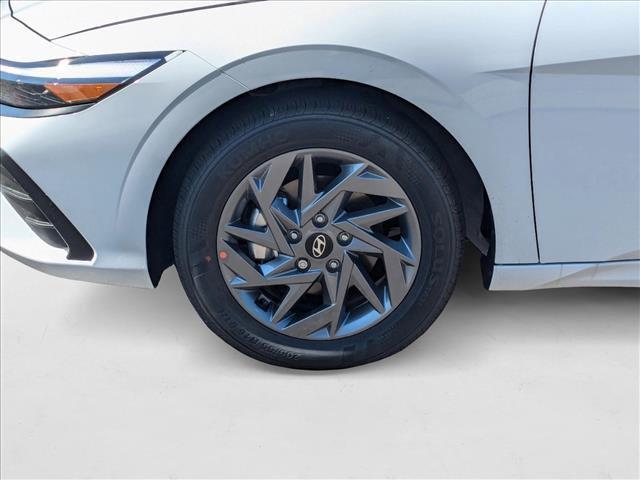 new 2024 Hyundai Elantra car, priced at $25,785